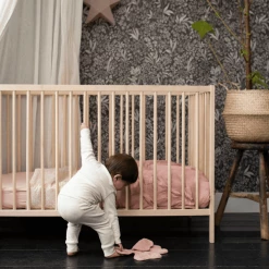 Noppies Laken Für Das Bettchen Botanical 110x140 Cm Misty Rose -Träumeland Shop noppies laken fuer das bettchen botanical 110x140 cm misty rose a357032 6